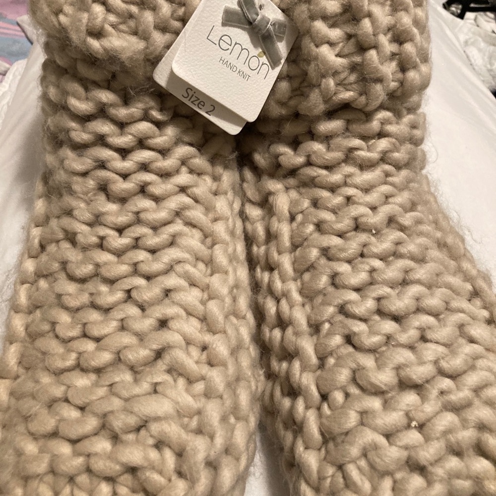 NWT Lemon shoes house slippers sz 2 (8-10)